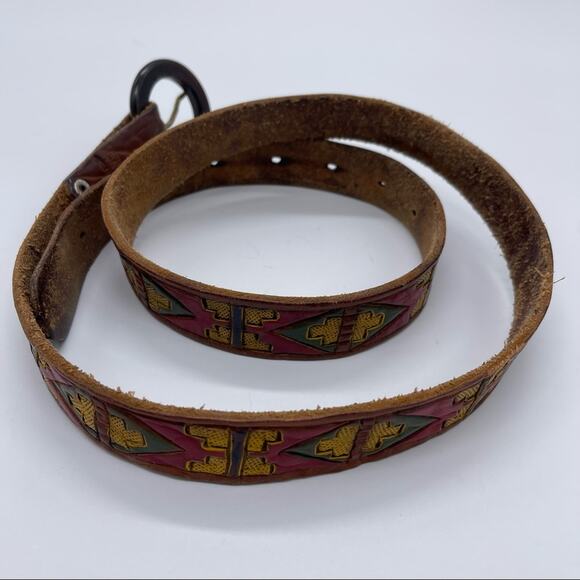 Vintage Handtooled Leather Belt, Made in Mexico, Size Medium. Wooden Buckle - Picture 6 of 7